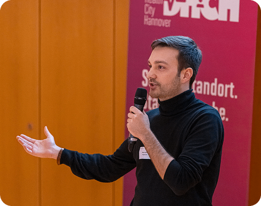 Florian Specht, Gründer von Pflegewächter